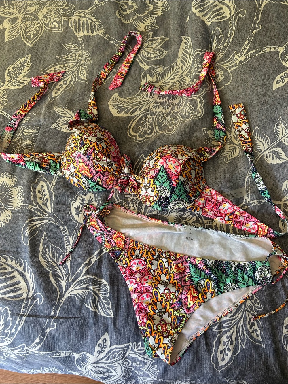 SHEIN Multicolor Paisley Print Bikini Set